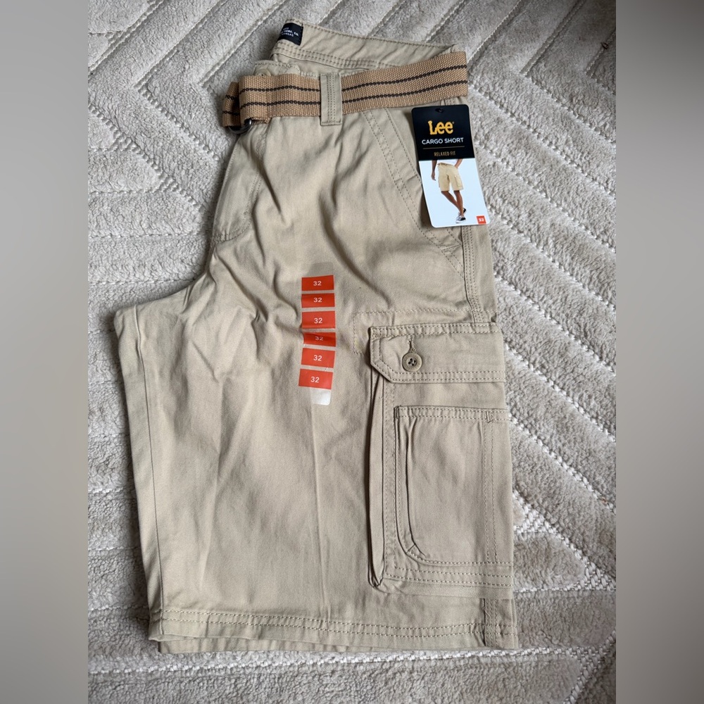 Lee tan Cargo Shorts with Relaxed Fit